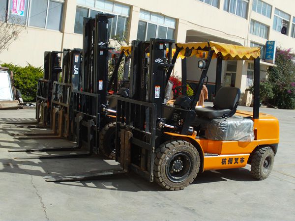 昆明團(tuán)力叉車租賃服務(wù)部 專業(yè)設(shè)備，高清細(xì)節(jié)展示